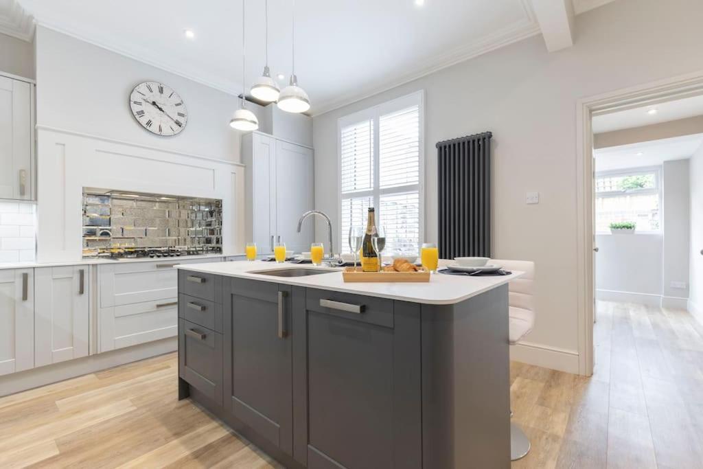 Stunning 5 Bed 4 Bath Period Home Cheltenham Exterior photo